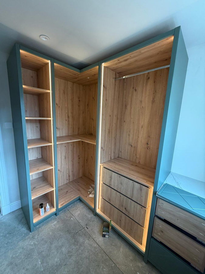 Teal carcasses and oak linings going together on site