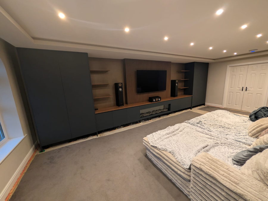 The same wall alongside the fitted wardrobes